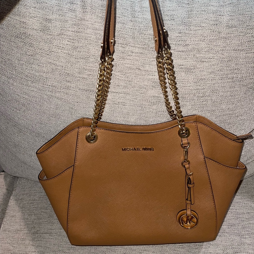 Michael Kors shoulder bag in color Luggage. Style # 38F6GTVE3L